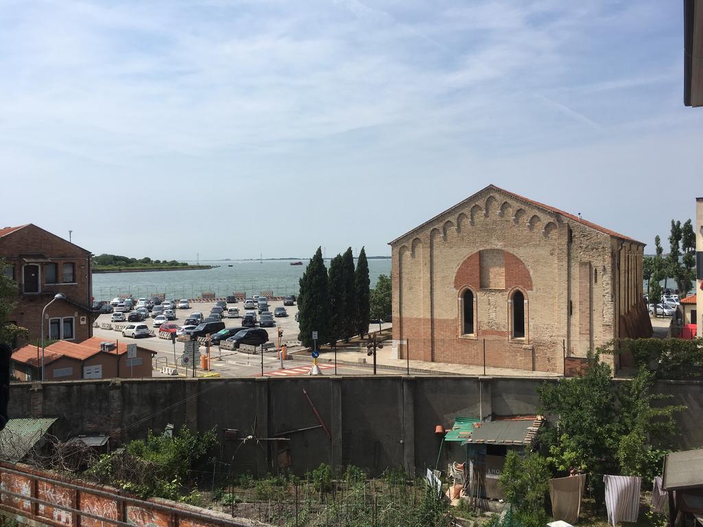 Ca' Santa Marta Apartment Венеция Екстериор снимка